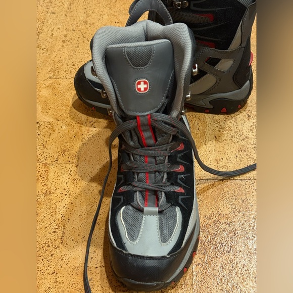 Swiss Gear Hiking Boots Men’s Size  8 Athletic Boots Thinsulate Insulation - Picture 11 of 16